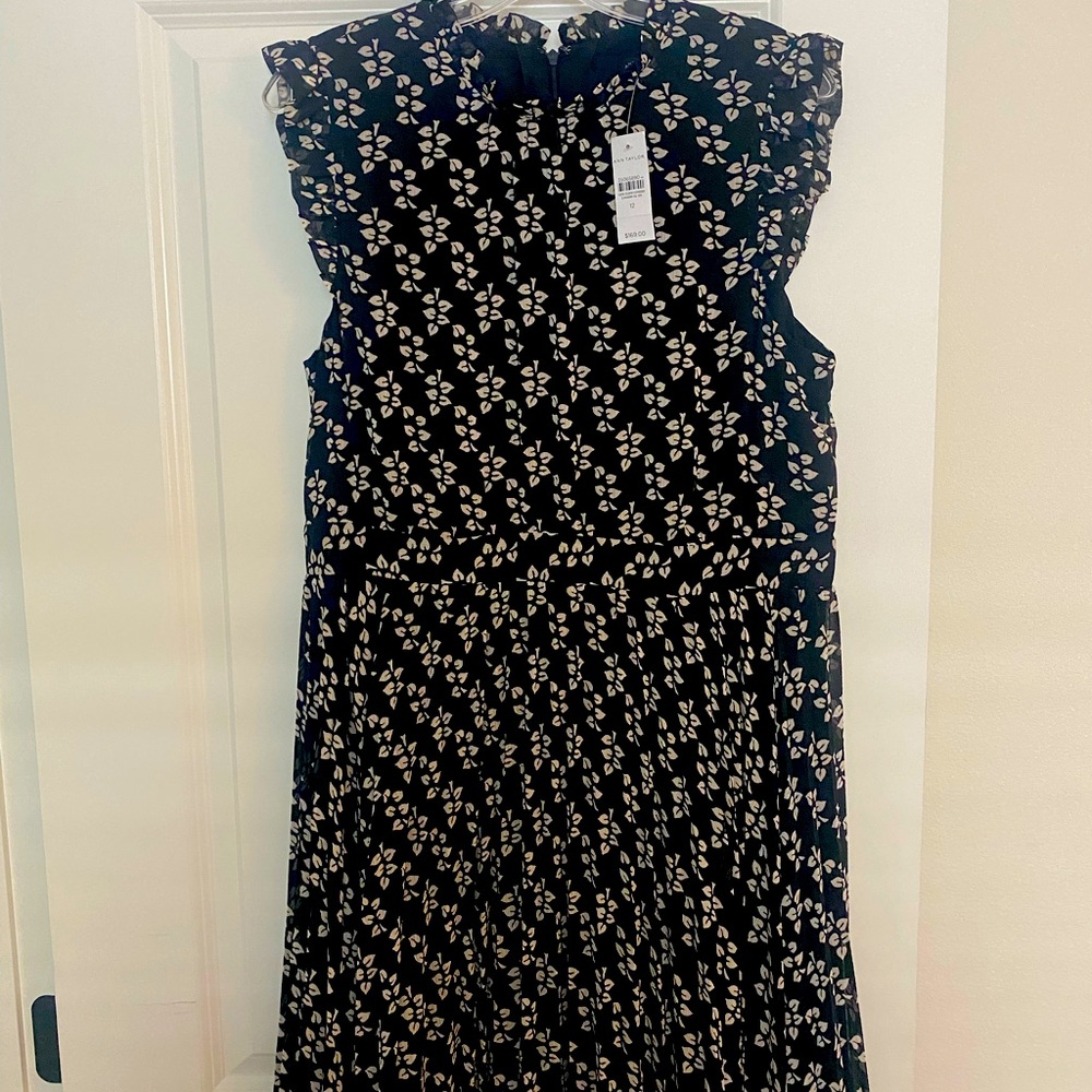 Ann Taylor size 12 black floral dress.